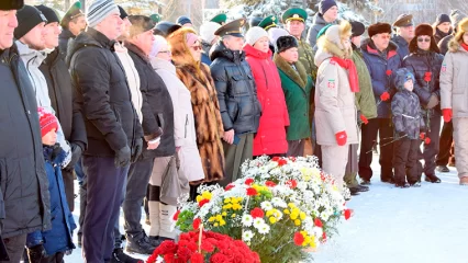 В Нижнекамске прошёл митинг памяти ко Дню Неизвестного солдата - НТР 24