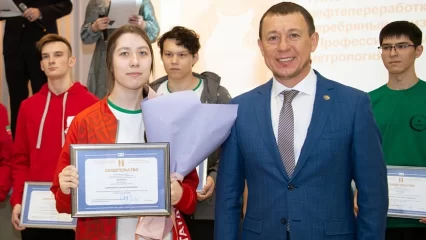 В Нижнекамске наградили победителей чемпионатов профессионального мастерства - НТР 24