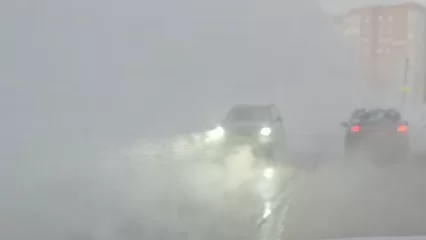 В Нижнекамске пар окутал 2 участка дороги, произошло ДТП - НТР 24