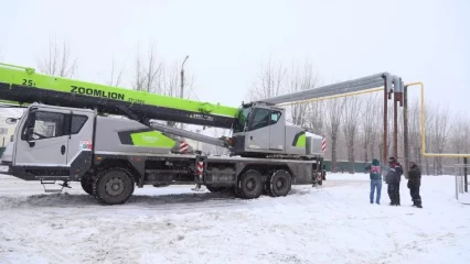 На двух улицах Нижнекамска демонтировали неиспользуемые эстакады трубопроводов