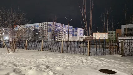 В Нижнекамске дети из-за отсутствия освещения играют в хоккей в темноте - НТР 24