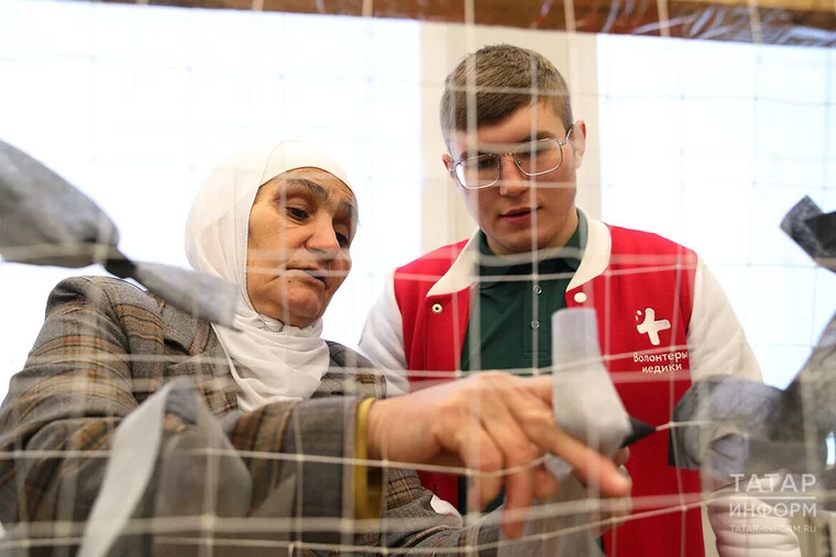 В Татарстане волонтеры дали мастер-класс по плетению сетей