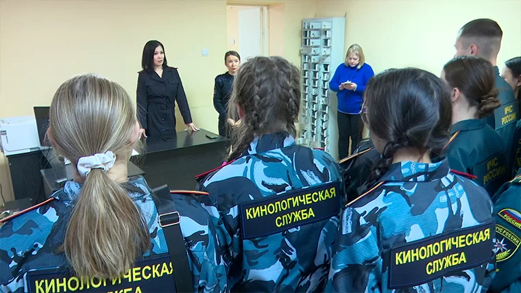 Нижнекамские студенты посетили отдел ГИБДД в рамках всероссийской акции