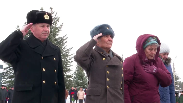 В Нижнекамске прошёл памятный митинг к годовщине подвига бойцов лыжного батальона