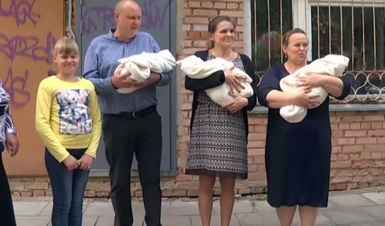 В России на федеральном уровне закрепили статус многодетной семьи
