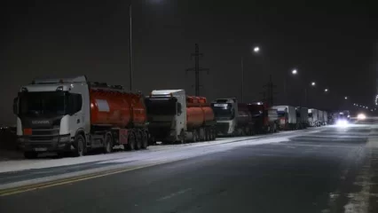 В Нижнекамском районе около водителей 200 большегрузов обеспечили сухпайками - НТР 24