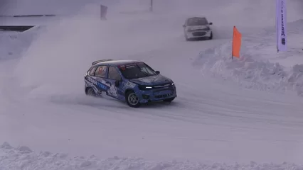 Нижнекамец выиграл заезд на первом этапе чемпионата России по ледовым гонкам