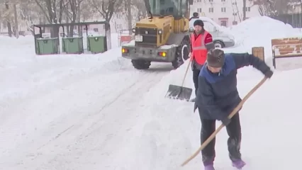 В Нижнекамске за сутки вывезли почти 9 тысяч кубометров снега