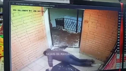 В Татарстане мужчина поскользнулся на пороге магазина и умер