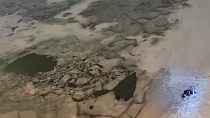 В Татарстане двое мужчин на снегоходе провалились под лёд