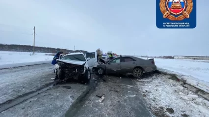 В массовом ДТП на трассе Казань – Оренбург в Татарстане пострадало пять человек, один из них погиб