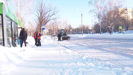 В Нижнекамске идёт активная борьба с последствиями снегопада