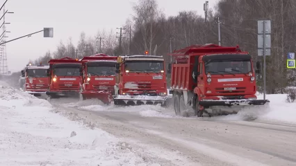 Нижнекамцам объяснили, как дорожники чистят улицы города от снега