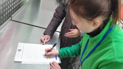 В Нижнекамске провели рейд по уборке снега возле магазинов - НТР 24