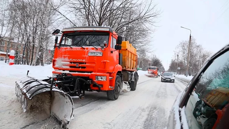 В Нижнекамске за день планируют очистить от снега дворы более 80 домов