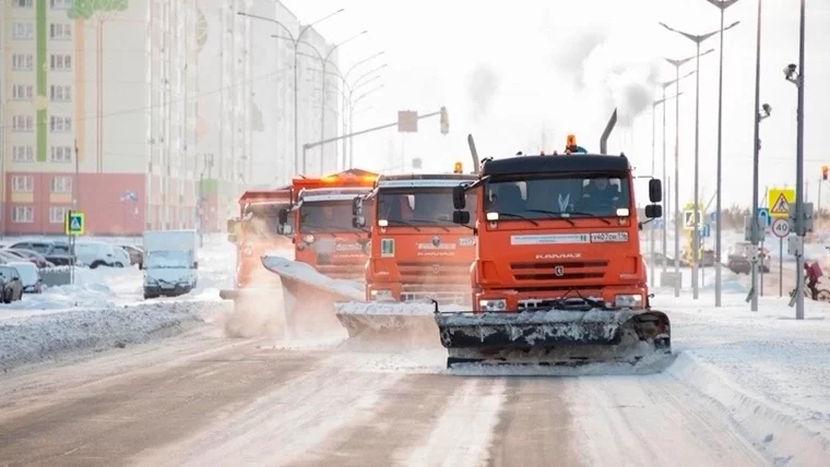 В Нижнекамске проспект Шинников очистят от снега и наледи