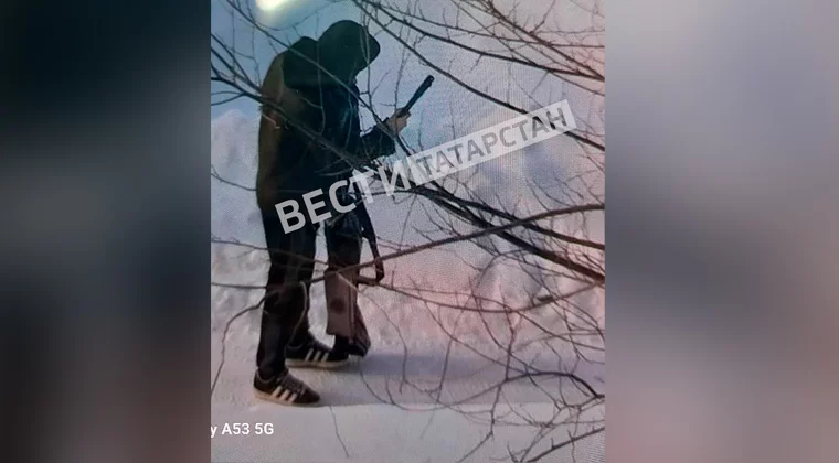 В Казани полиция разбирается в ситуации с подростком, который шел по улице с винтовкой
