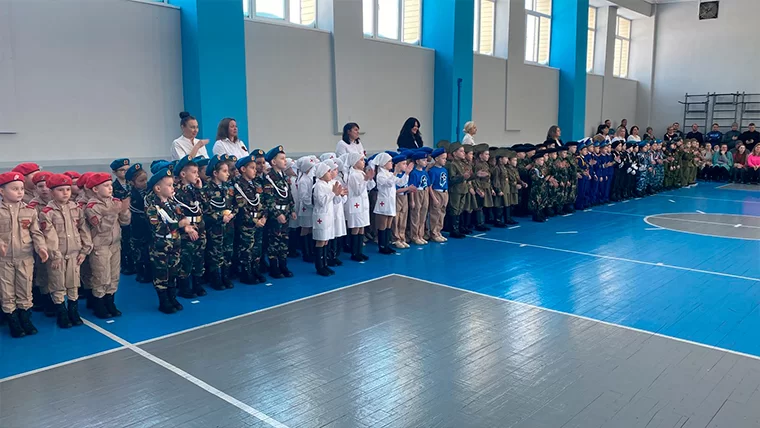 Нижнекамские дошколята представили разные рода войск на конкурсе строя и песни
