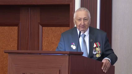 Экс-глава Нижнекамска Агтас Галиахметов отметил 80-летний юбилей