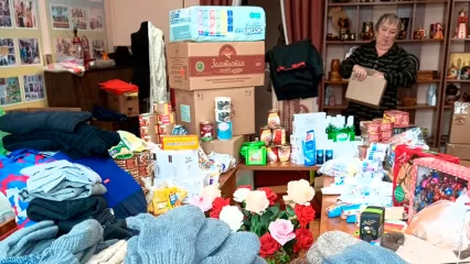 Нижнекамские рукодельницы собрали 30 посылок для военнослужащих - НТР 24