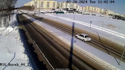 Появилось видео момента ДТП в Нижнекамске, «семёрка» проехала на «красный»