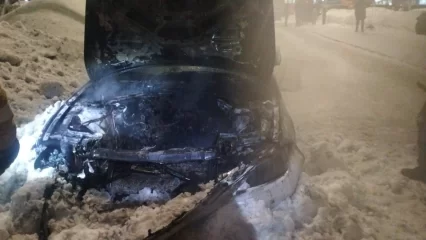 В Нижнекамске во дворе дома загорелась BMW, ущерб составил полмиллиона