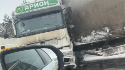 В Татарстане на трассе М-7 из-за ДТП образовалась 5-километровая пробка
