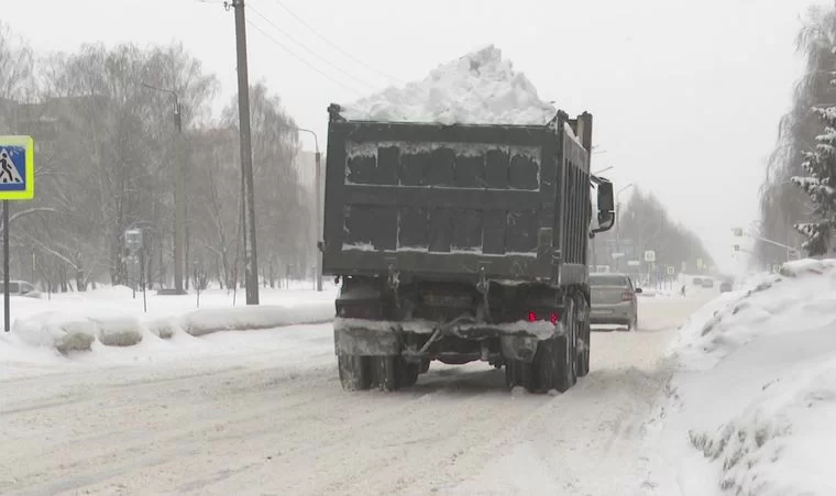 В Нижнекамске ограничат движение на ул. Мурадьяна на время вывоза снега