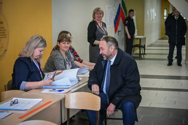 Премьер-министр РТ Алексей Песошин проголосовал на выборах