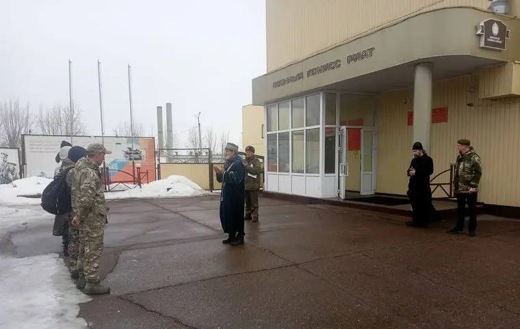 Нижнекамск отправил на службу по контракту еще 5 новобранцев