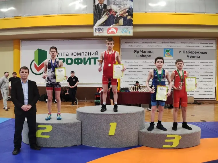 Семиклассник из Нижнекамска стал призёром в межрегиональном турнире по борьбе