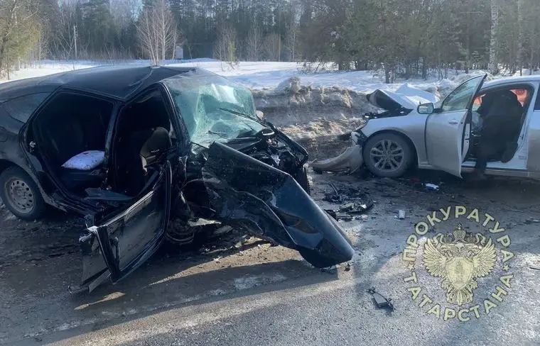 При столкновении двух автомашин в Елабужском районе погибли два человека