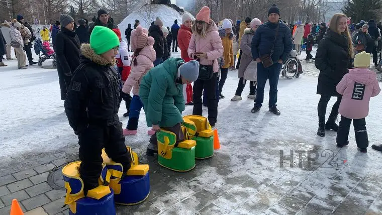 Игры и эстафеты на проводах зимы в Нижнекамске // Фото: НТР 24