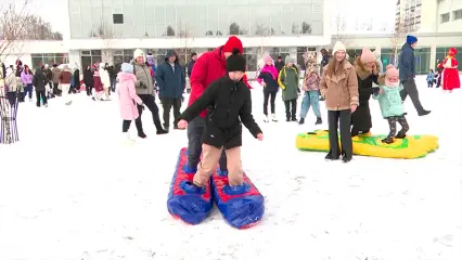 В Нижнекамске на проводах зимы акцент был сделан на семейных забавах