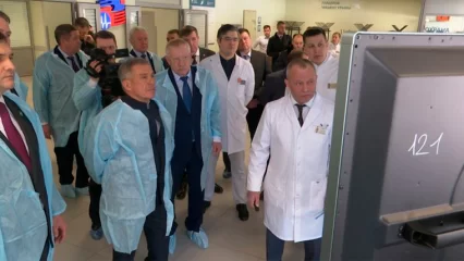 Раис Татарстана ознакомился с медицинской электронной системой в Нижнекамске