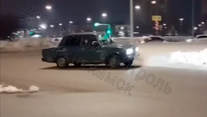 Нижнекамцы обсуждают в соцсетях опасные манёвры водителя «Жигулей» - НТР 24