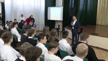 Рамиль Муллин обсудил со студентами вопросы развития молодежного движения в Нижнекамске