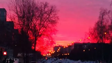 Жителей Казани впечатлил малиновый закат - фото - НТР 24