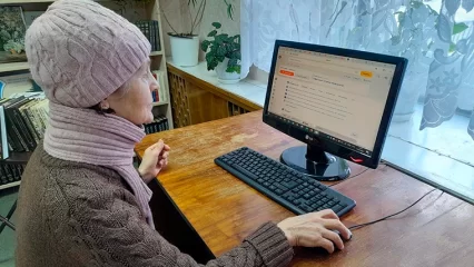 В Нижнекамске старшее поколение обучают компьютерной грамотности