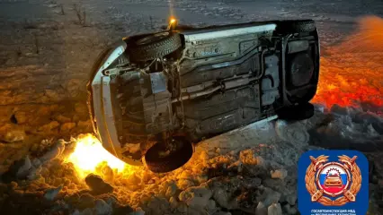Под Нижнекамском автомобиль вылетел в кювет, пострадали 2 человека