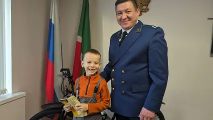 Прокурор Нижнекамска осуществил мечту 8-летнего мальчика - НТР 24