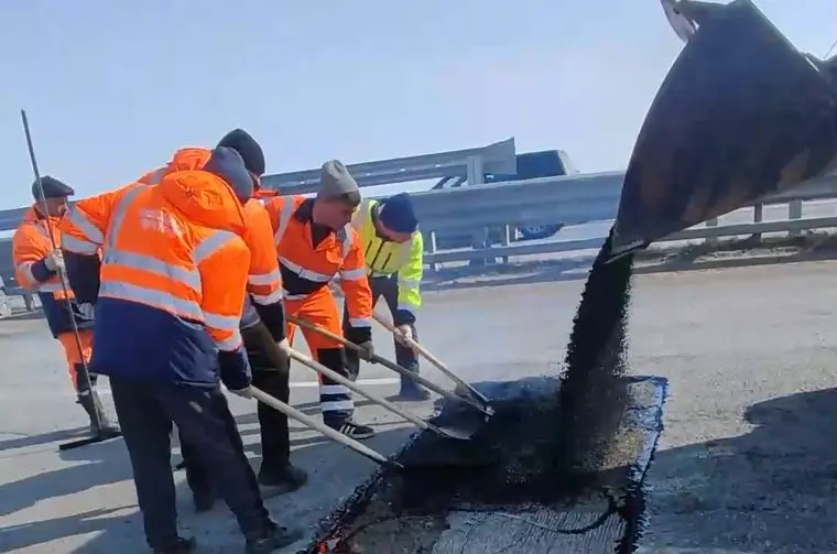 Дорожники приступили к ямочному ремонту на федеральных трассах в Татарстане