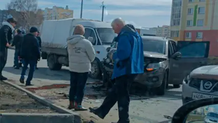 В Нижнекамске момент аварии на перекрёстке Корабельная – Мира попал на видео - НТР 24