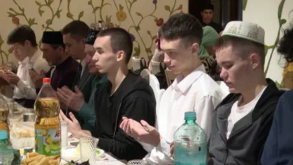 Совместный ифтар в Нижнекамске объединил около 60 человек разных поколений