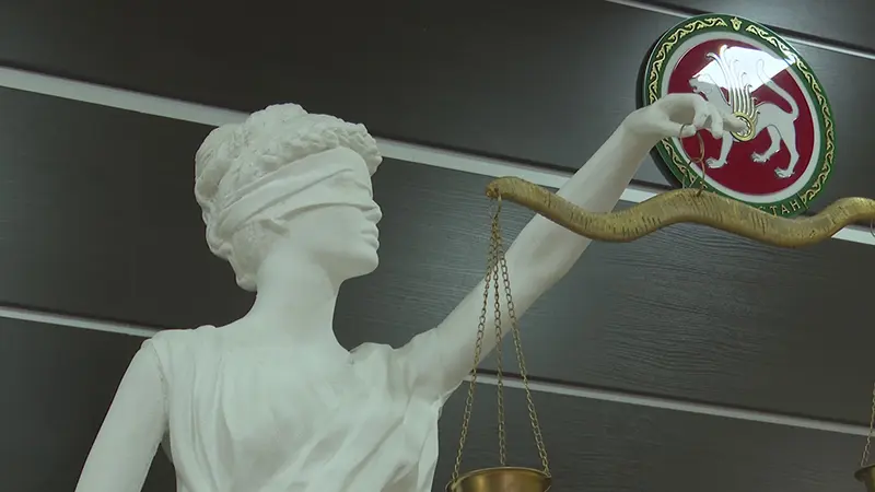 Судимый по 10 статьям житель Нижнекамска зарезал собутыльника во время застолья