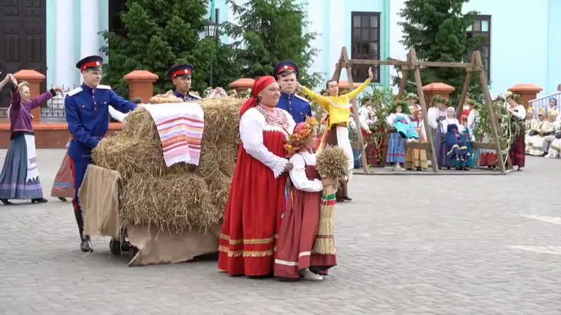 Раис Татарстана опубликовал поздравление к русскому народному празднику