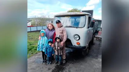 В Нижнекамском районе дети отдали свои накопления на УАЗ для бойцов СВО