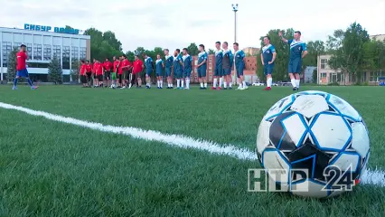 В Нижнекамске на новом футбольном поле «СИБУР-Арены» прошёл матч дружбы