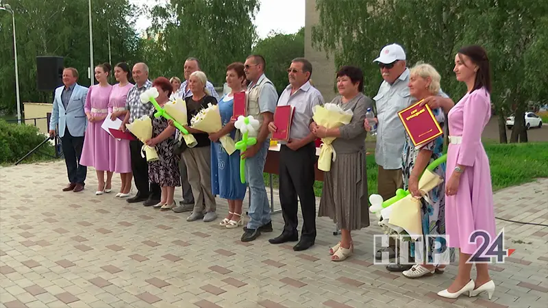 В Нижнекамске чествовали юбиляров семейной жизни — родителей погибших участников СВО