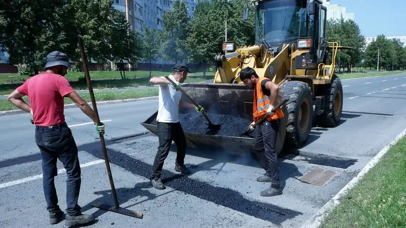 В Нижнекамске ямочный ремонт дорог выполнен наполовину от плана